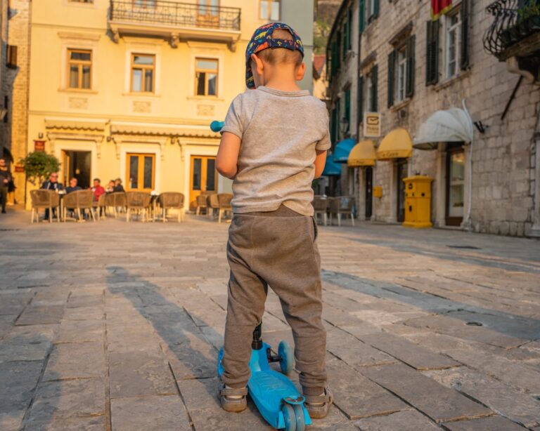 Zabawy ruchowe – proste ćwiczenia na rozwój motoryczny dziecka.